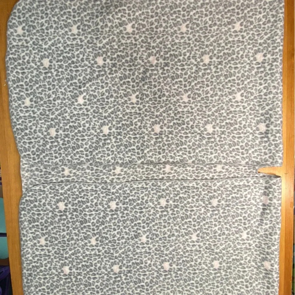 Centre Split / Over The Shoulder Shawl - Picture 1 of 5